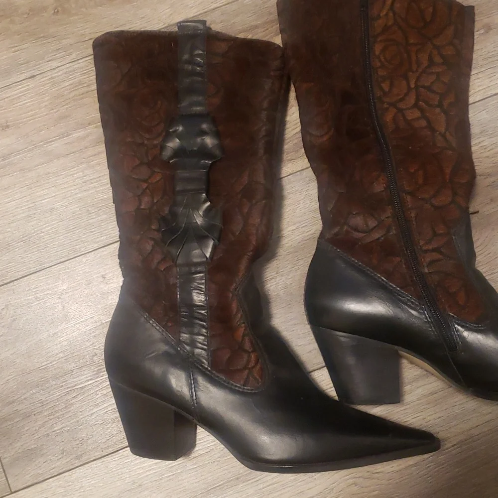 Western Cowboy boots brown and black with faux fur on the outside. from brazil. - Picture 2 of 8